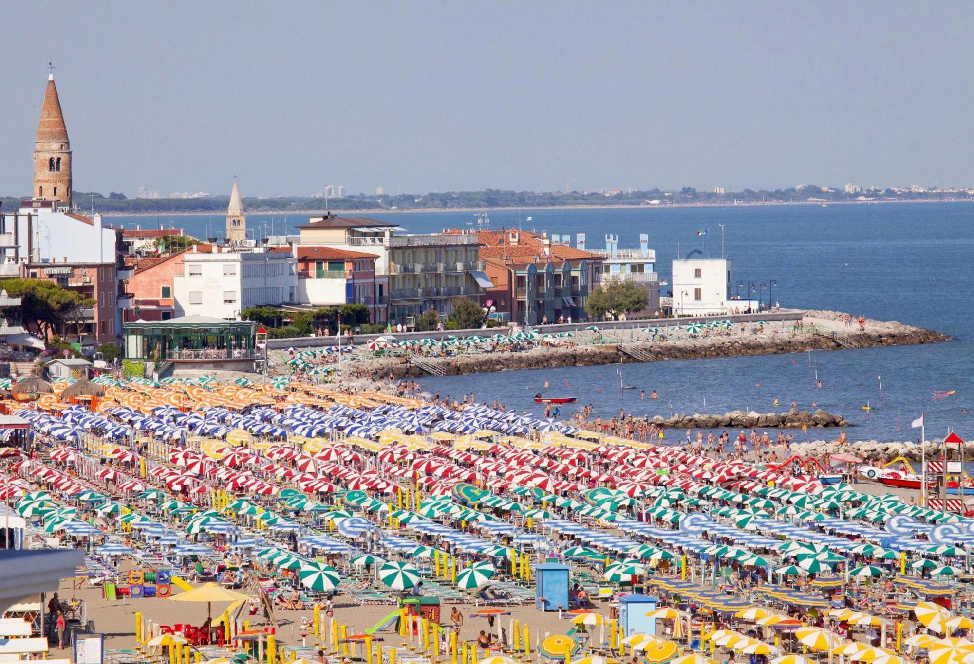 Ferrari Apartments Levante Каорле Екстер'єр фото